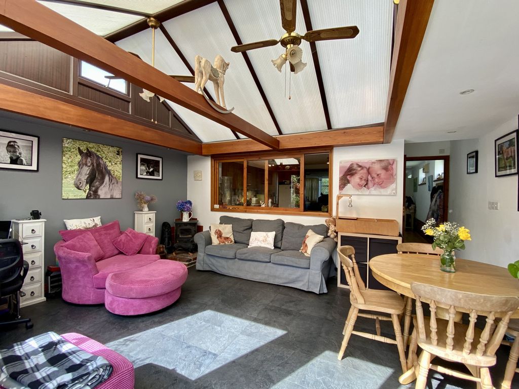3 bed end terrace house for sale in Wolverton Road, Haversham, Buckinghamshire MK19, £420,000