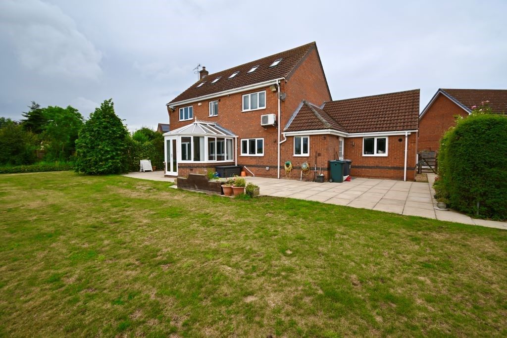 5 bed detached house for sale in Dursley Court, Auckley, Doncaster DN9, £637,000