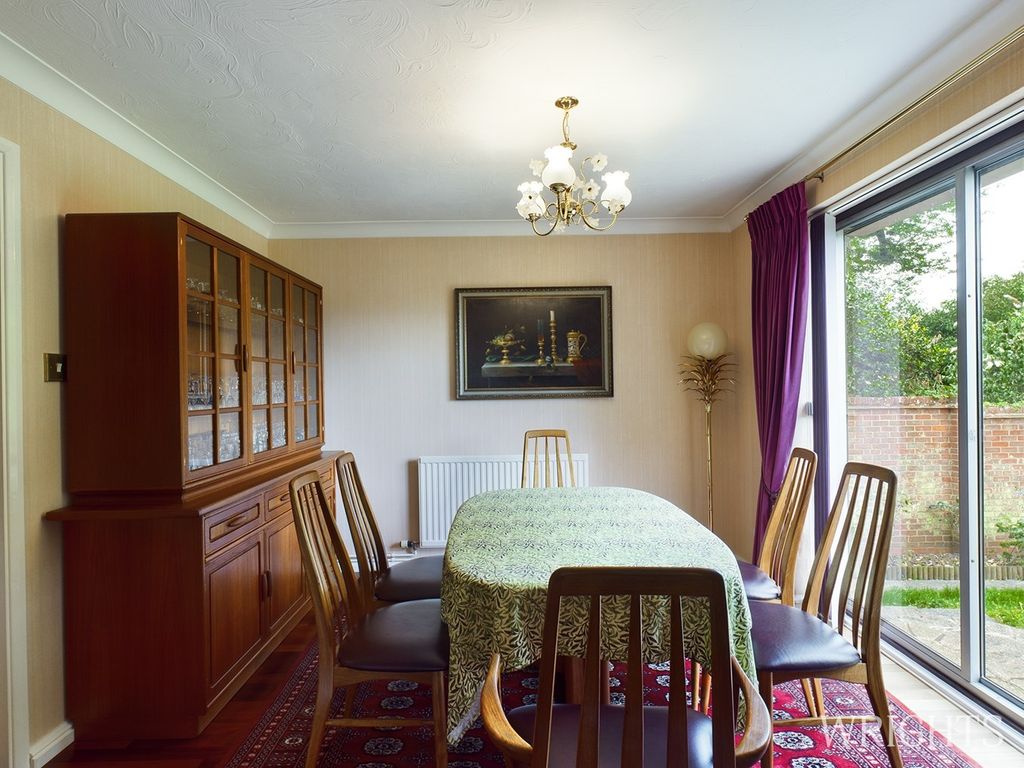 4 bed detached house for sale in Parkside, Welwyn AL6, £700,000