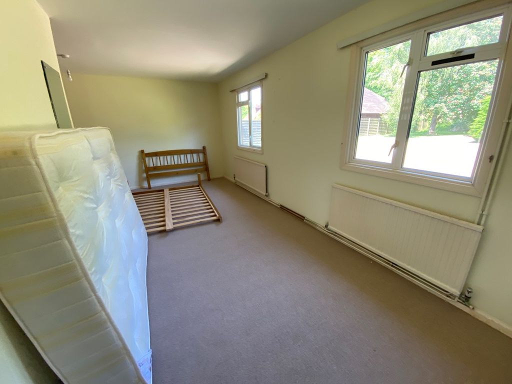 3 bed bungalow for sale in Biddenden, Ashford TN27, £550,000