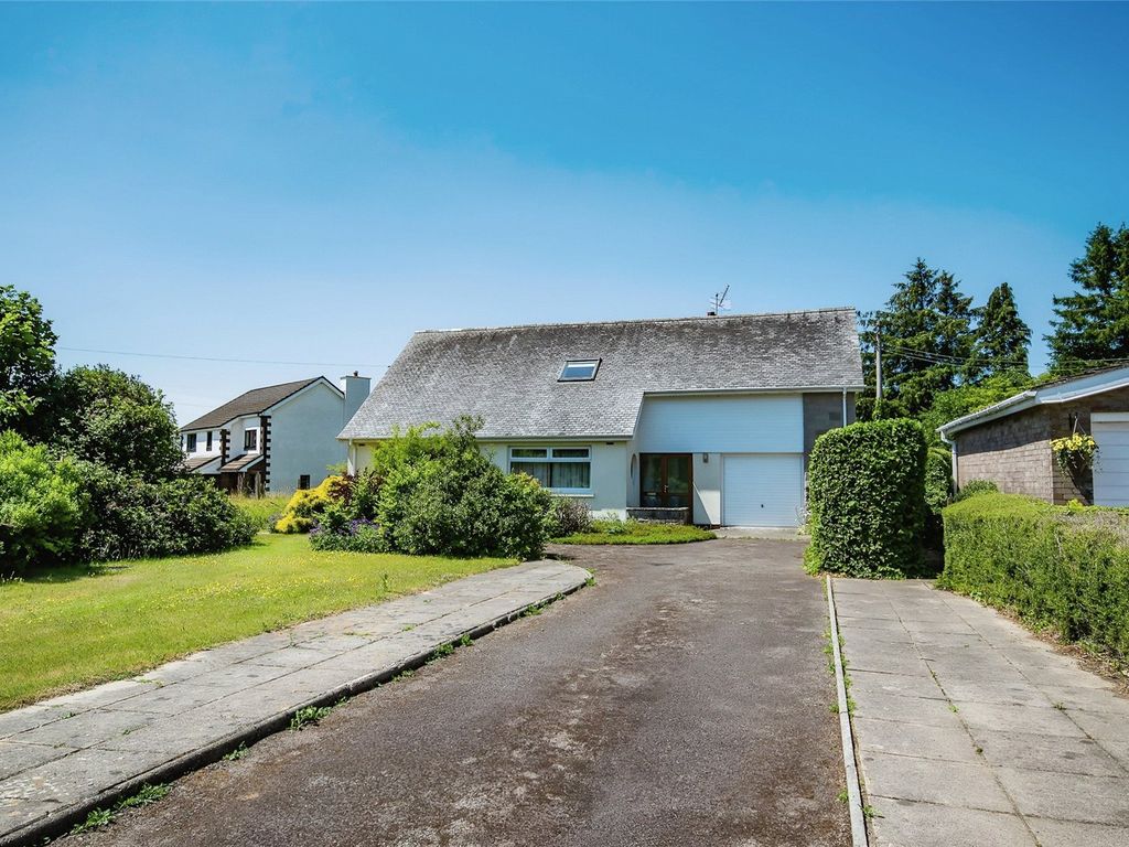 5 bed bungalow for sale in Lampeter Road, Tregaron SY25, £375,000