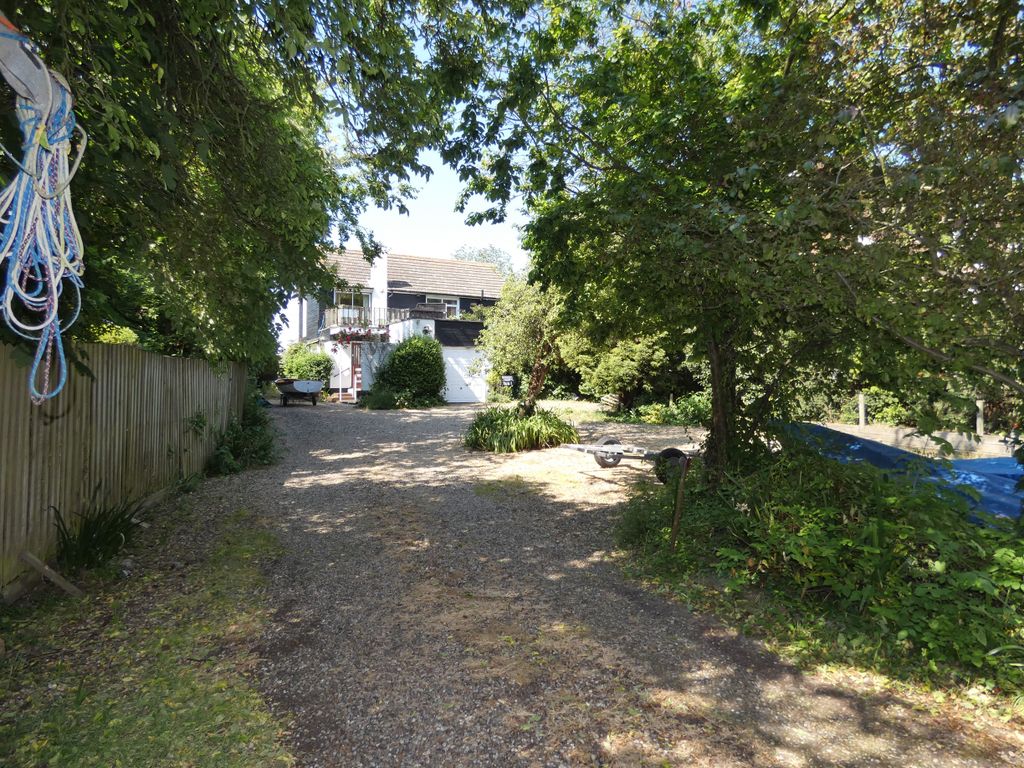 3 bed detached house for sale in The Lane, West Mersea, Colchester CO5, £1,100,000