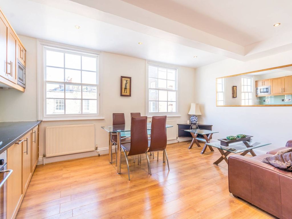 2 bed flat for sale in York Street, Marylebone, London W1H, £700,000