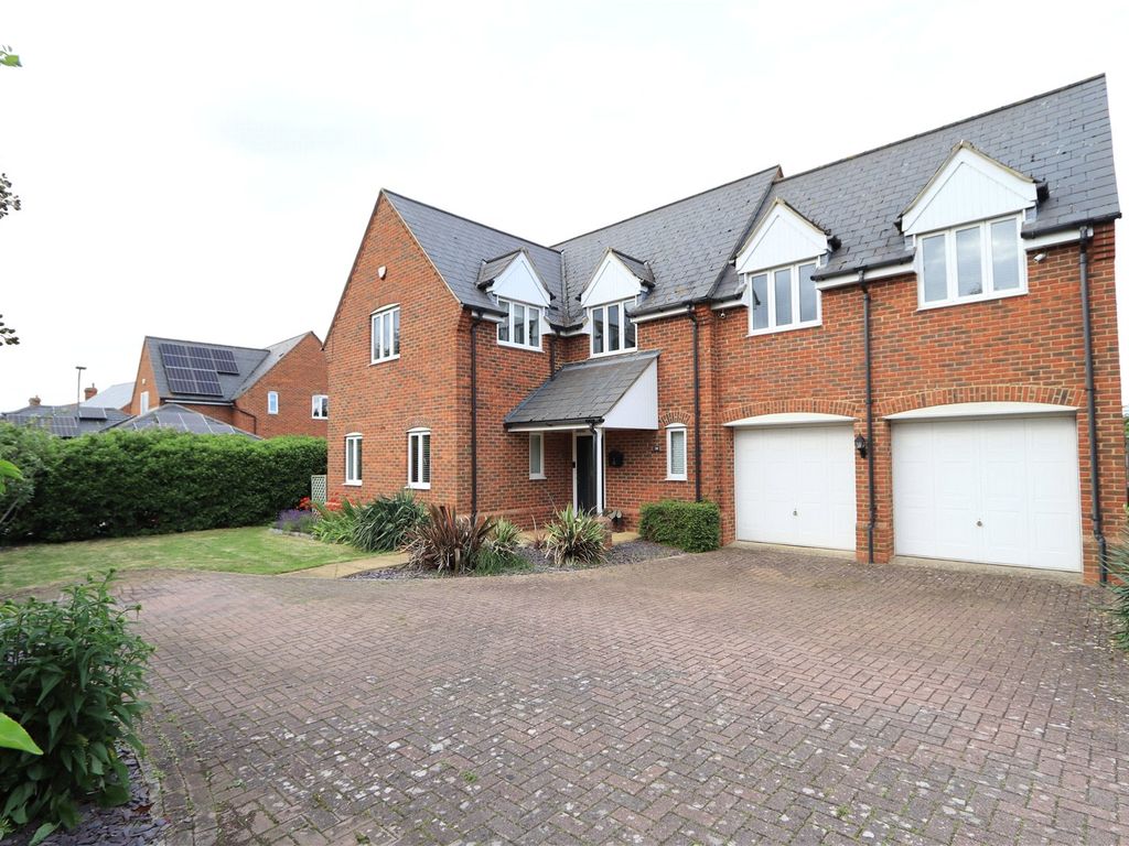 5 bed detached house for sale in Cranfield Road, Astwood, Newport Pagnell MK16, £710,000