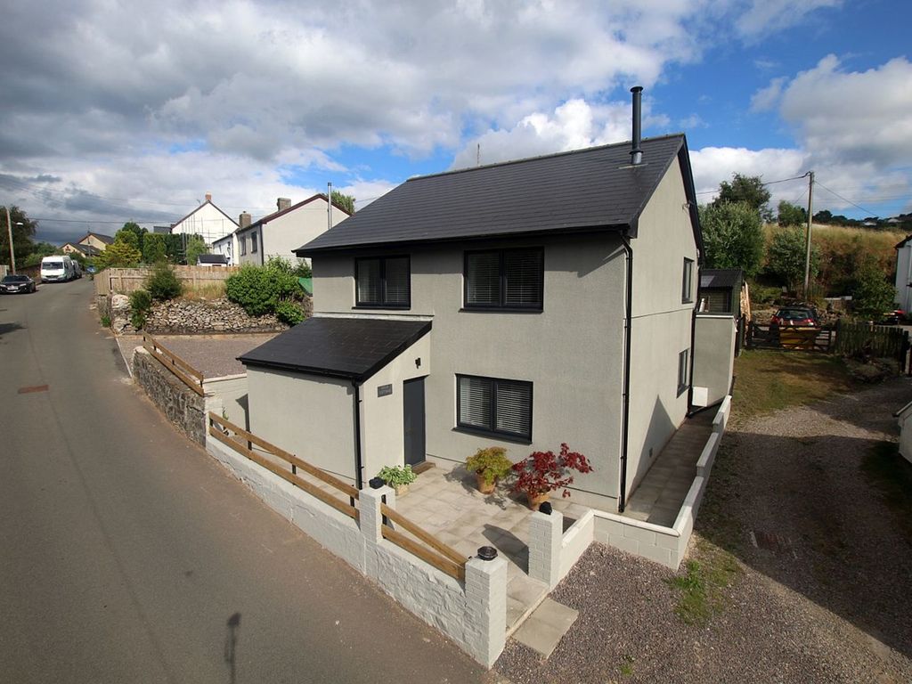 3 bed detached house for sale in Darenfelin, Llanelly Hill, Abergavenny NP7, £350,000