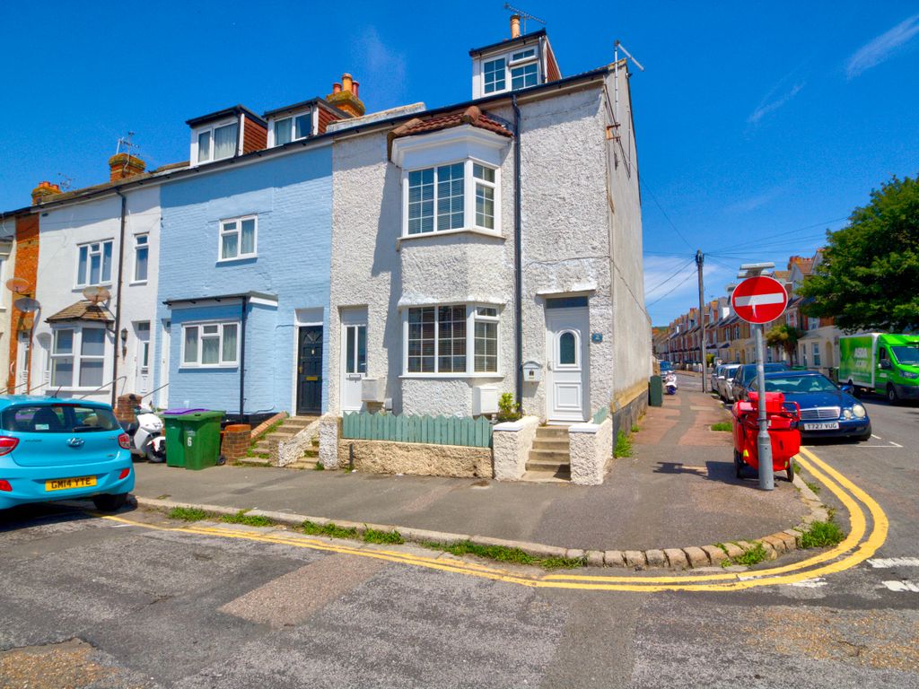 2 bed end terrace house for sale in Allendale Street, Folkestone CT19, £215,000