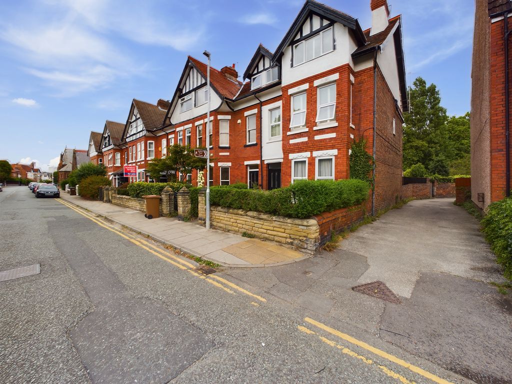 3 bed maisonette for sale in Westbourne Road, West Kirby, Wirral CH48, £390,000