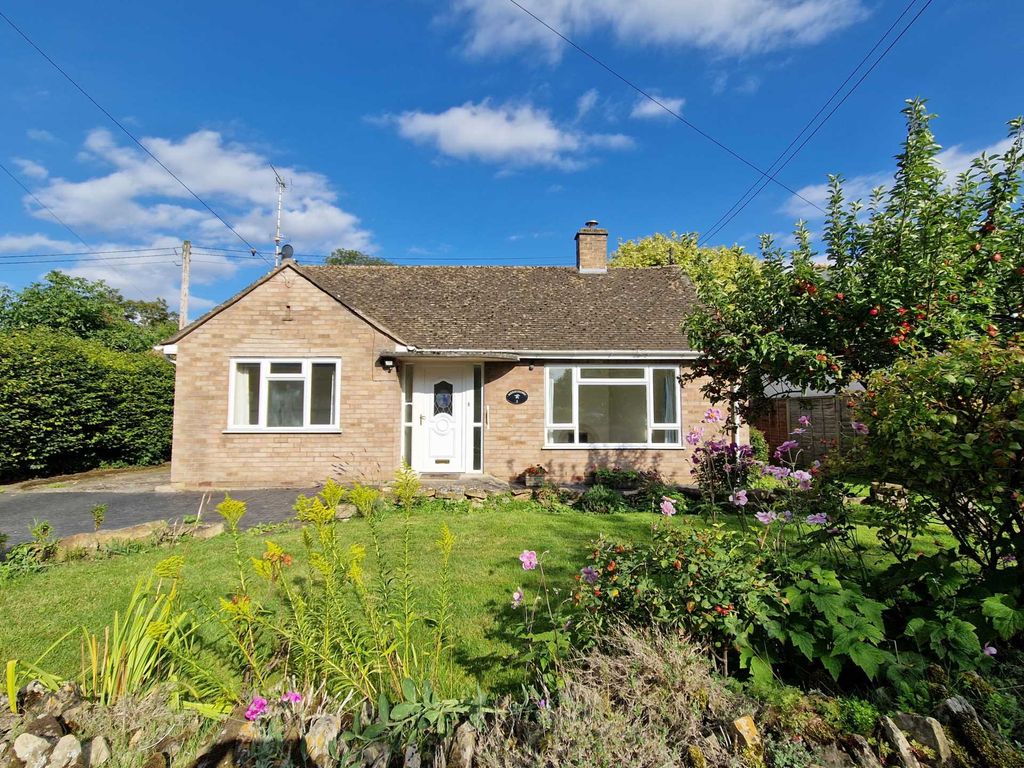 2 bed detached house for sale in Blacksmiths Road, Alderton, Tewkesbury, Gloucestershire GL20, £395,000