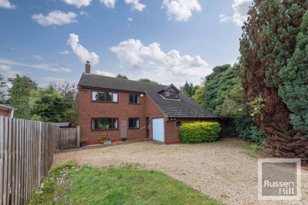 4 bed detached house for sale in Alderbrook, West End, Old Costessey NR8, £425,000