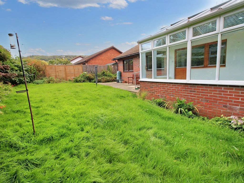3 bed detached bungalow for sale in Karen Drive, Backwell, Bristol BS48, £550,000