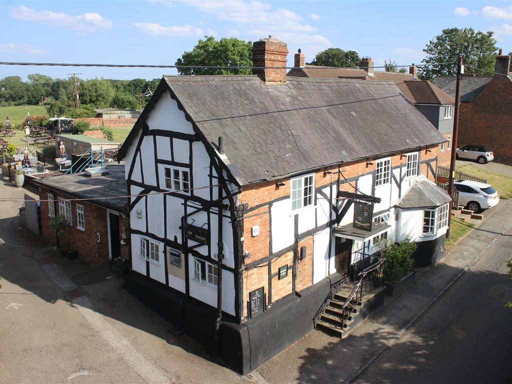 4 bed property for sale in Lowndes Arms, High Street, Whaddon, Milton Keynes MK17, £975,000