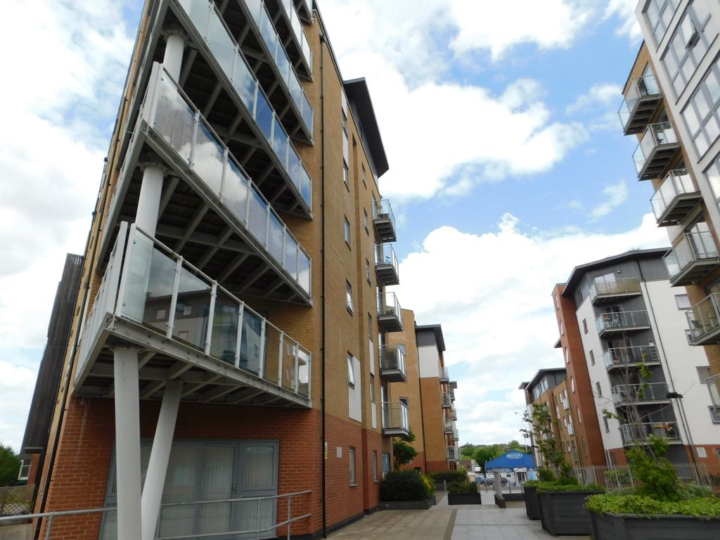 1 bed flat to rent in Sail House, Colchester CO2, £935 pcm