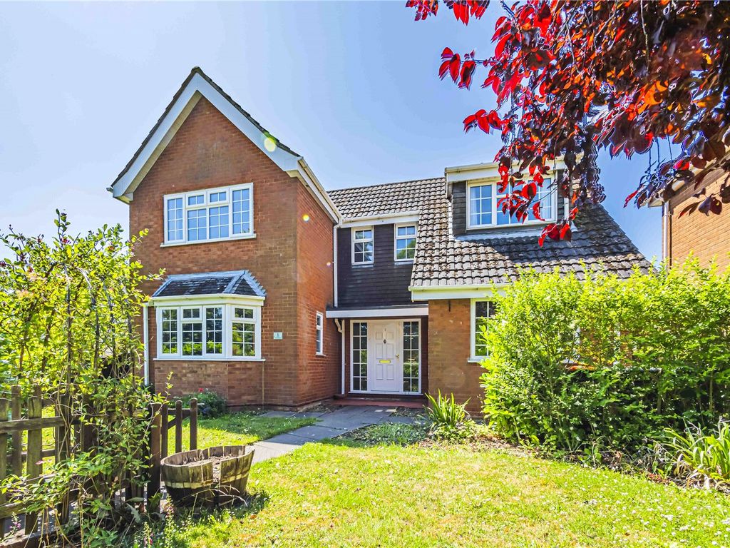 4 bed detached house for sale in Castle Hill Road, Totternhoe, Central Bedfordshire LU6, £600,000