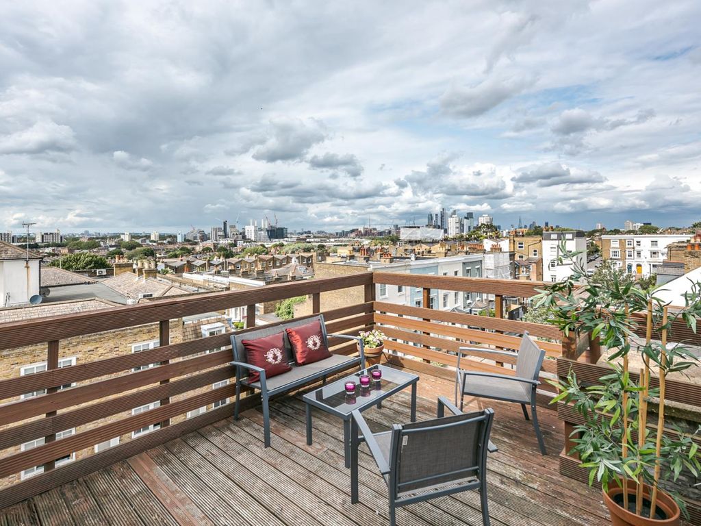 1 bed flat for sale in The Chase, London SW4, £500,000