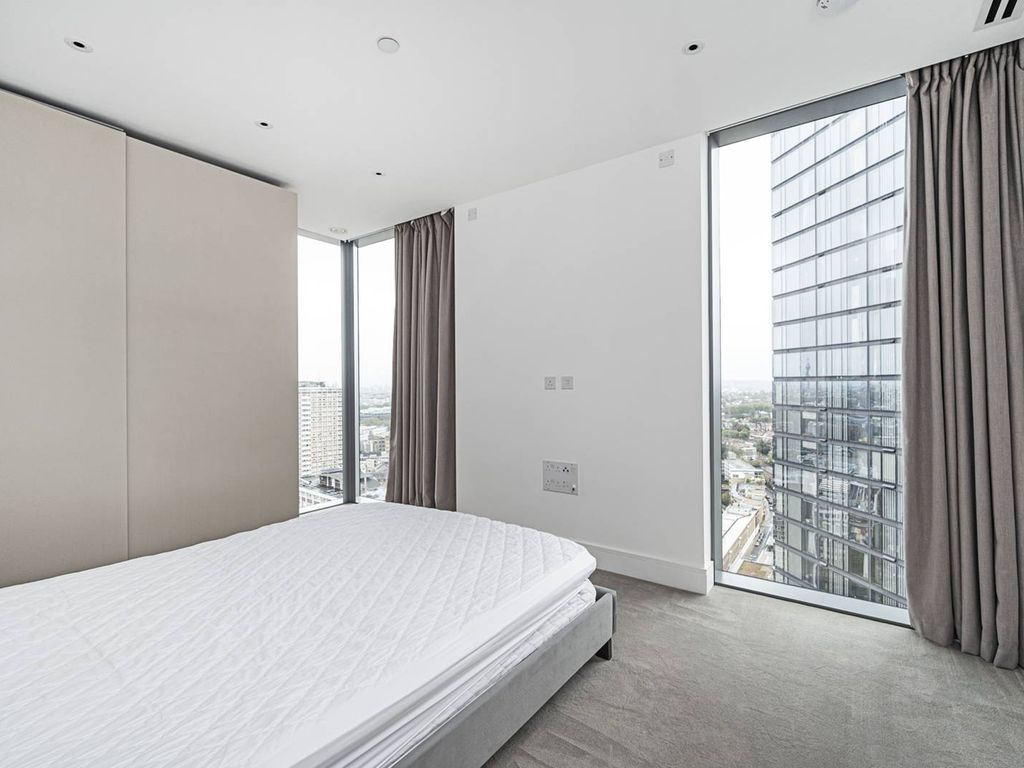 2 bed flat for sale in Angel, Old Street, London EC1V, £1,400,000