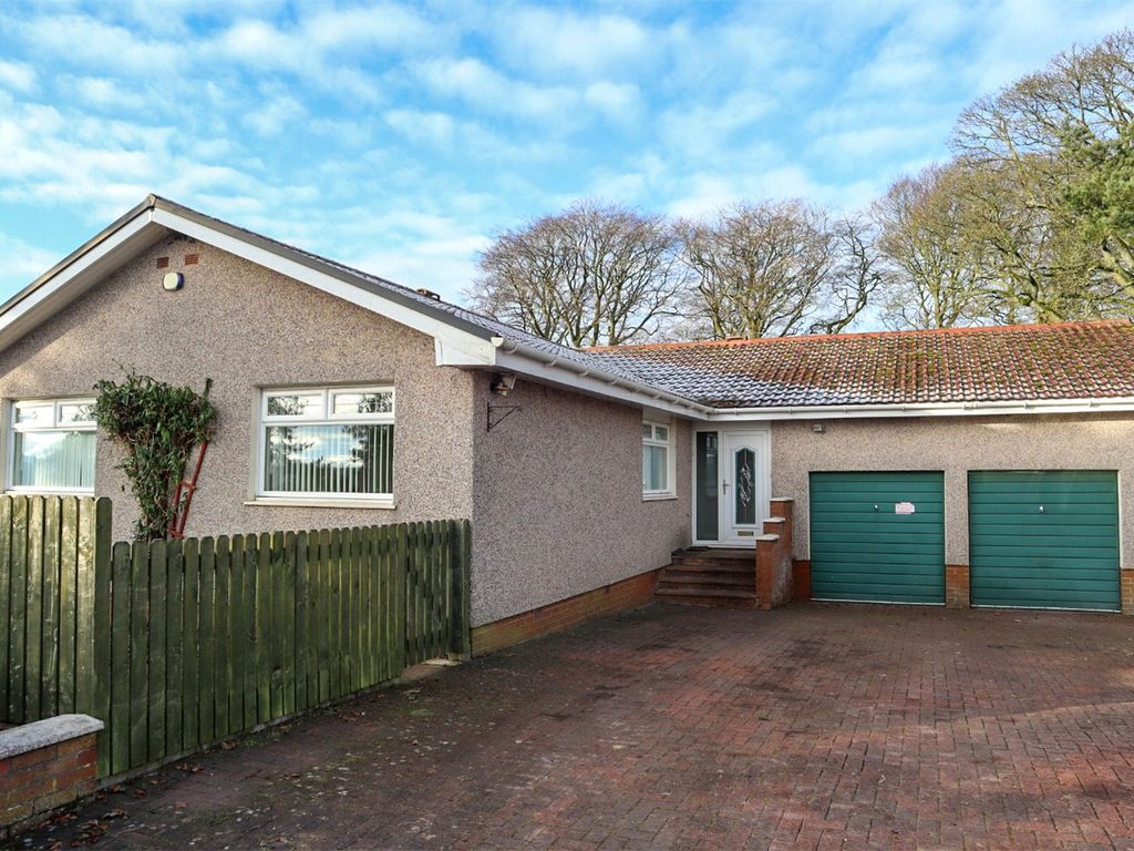 5 bed bungalow for sale in Kersewell Avenue, Carnwath, Lanark, South Lanarkshire ML11, £299,000
