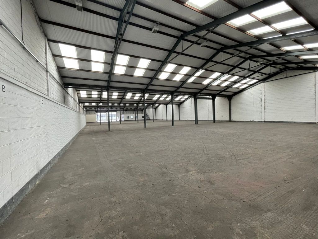 Warehouse to let in Whitehill Lane, Royal Wootton, Wiltshire SN4, £144,000 pa