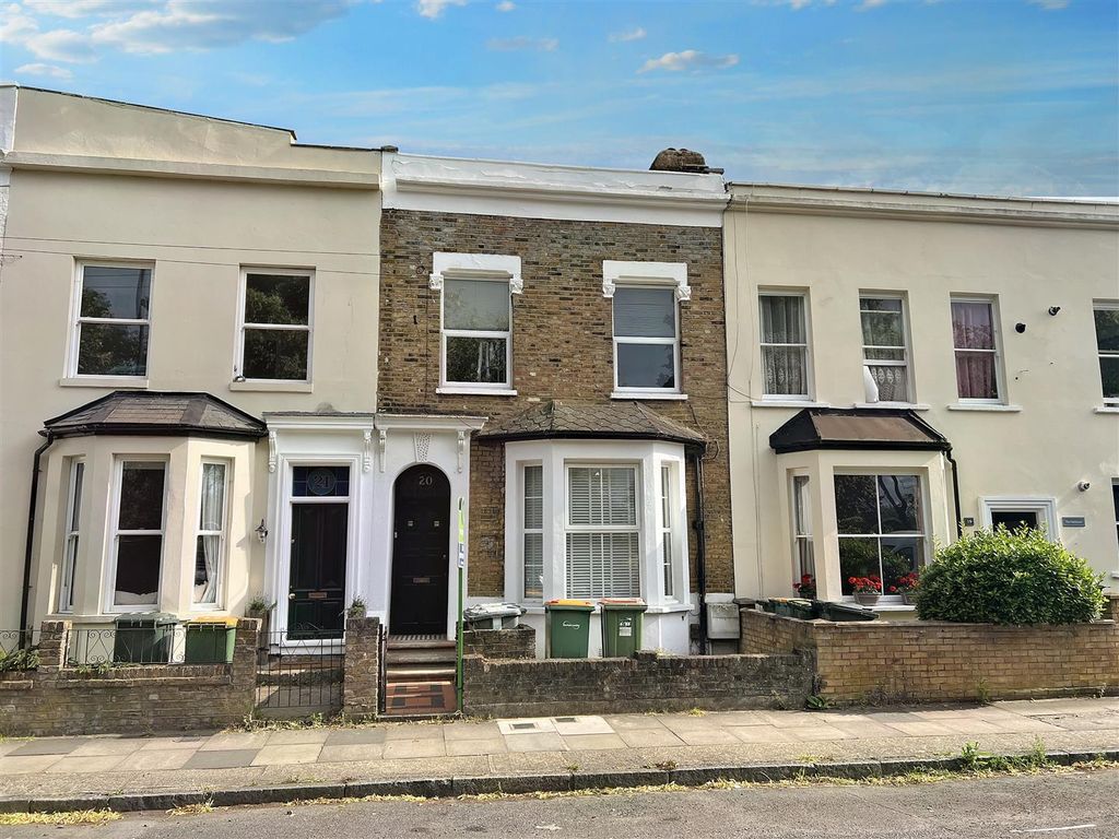 1 bed flat for sale in Capel Road, London E7, £357,500