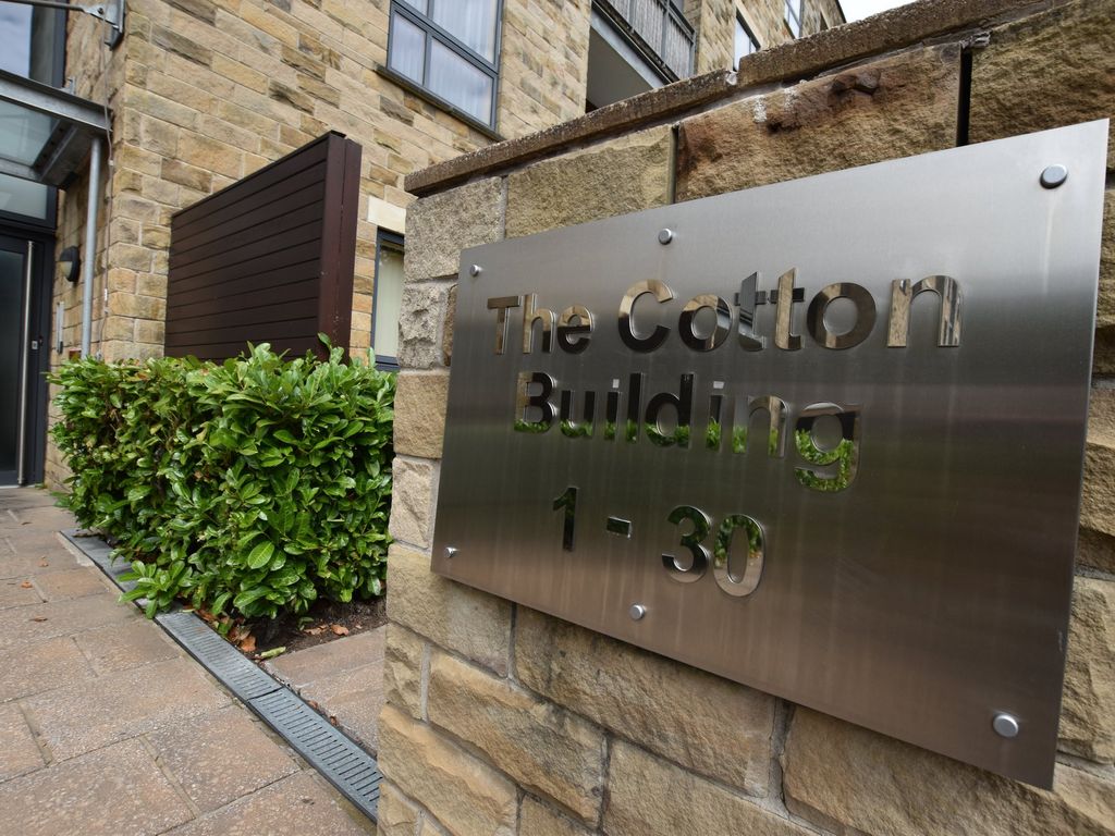 1 bed flat for sale in The Cotton Building, Deakins Way, Bolton BL7, £130,000