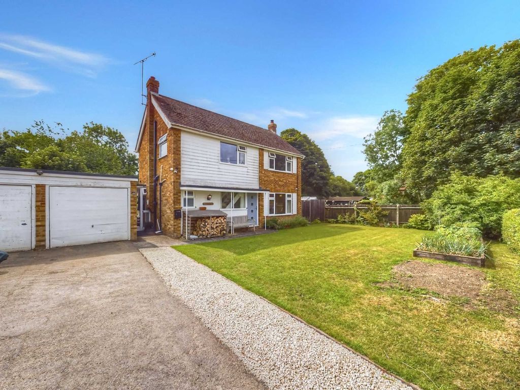 3 bed detached house for sale in Routs Green, Bledlow Ridge HP14, £700,000