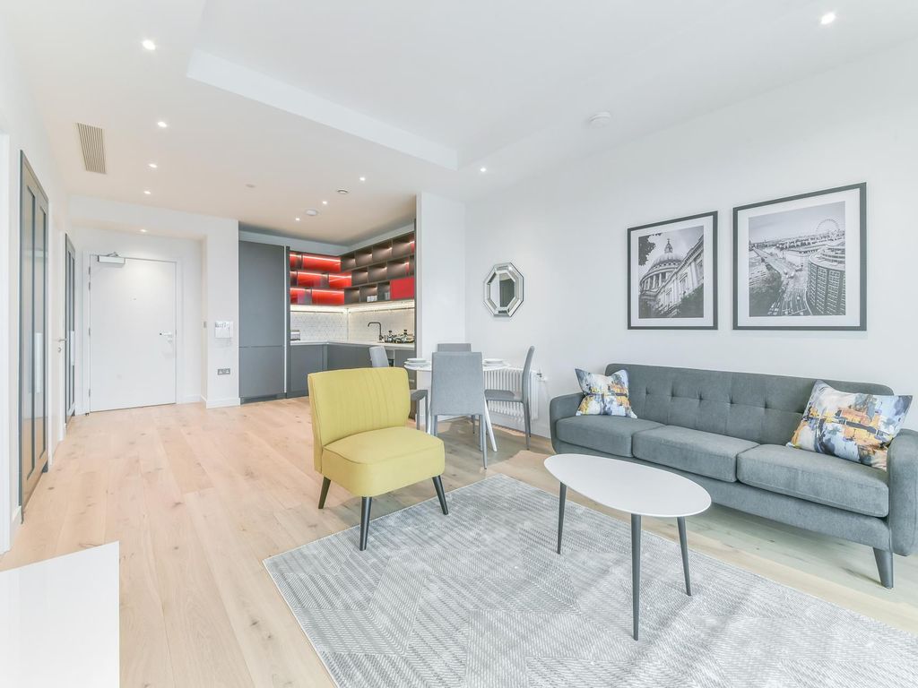 1 bed flat for sale in Defoe House, London City Island, London E14, £490,000