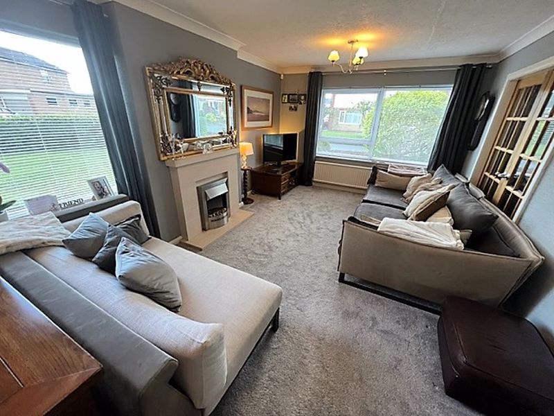 3 bed detached bungalow for sale in Carnoustie Court, Penwortham, Preston PR1, £375,000