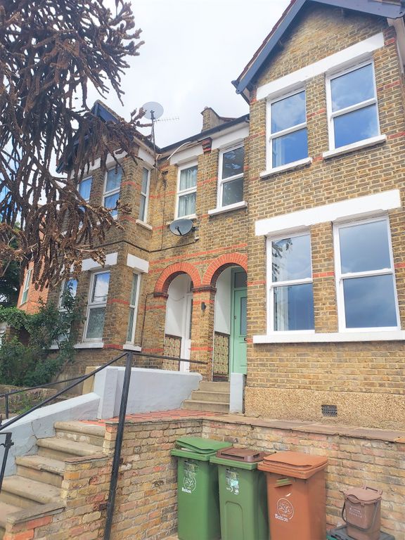 1 bed flat to rent in Lower Road, Sutton SM1, £1,300 pcm