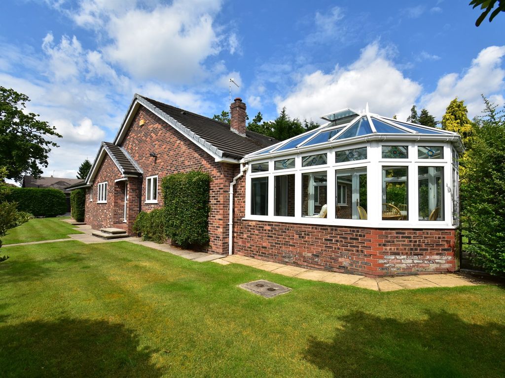 3 bed detached bungalow for sale in Weavers Lane, Bramhall, Stockport SK7, £700,000