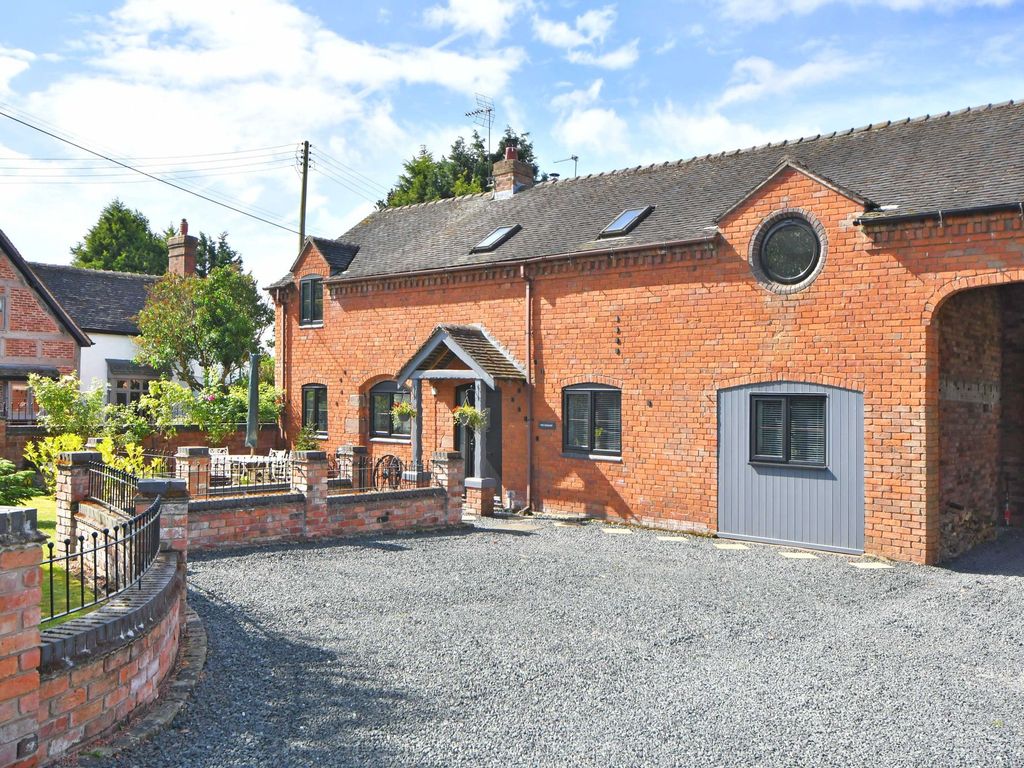 4 bed barn conversion for sale in Staun Court, Standon ST21, £400,000