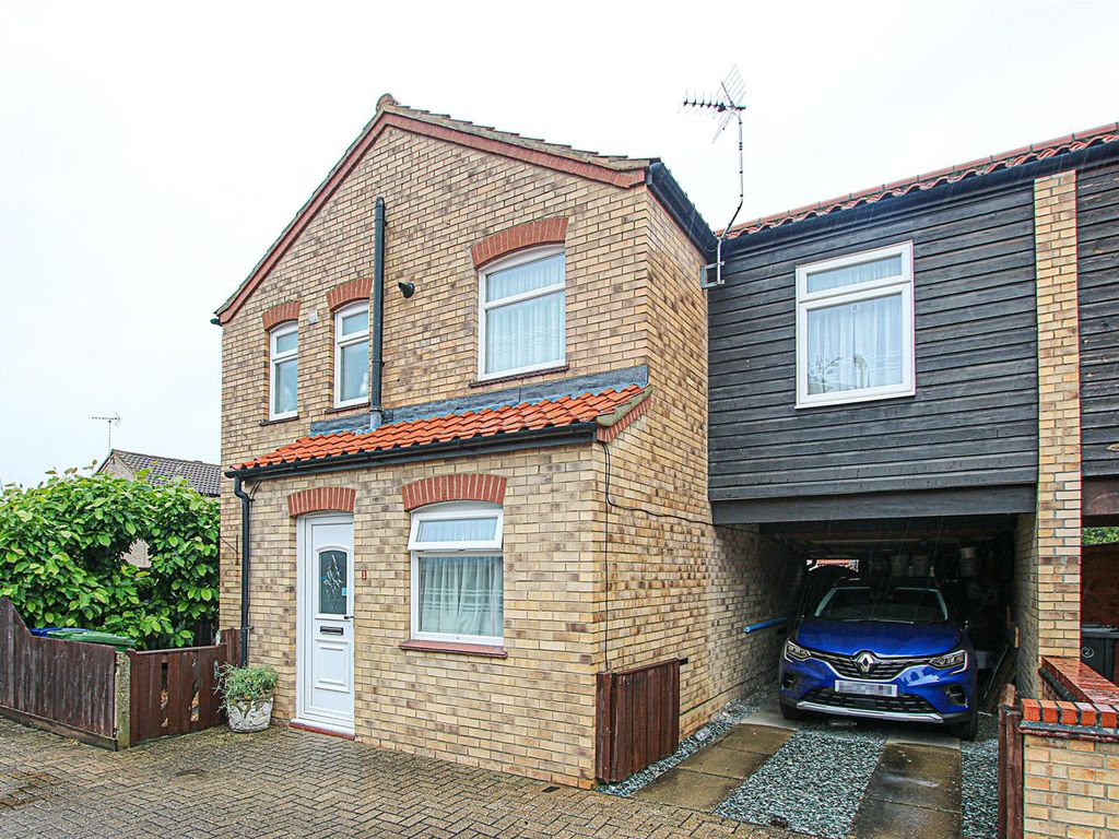 4 bed detached house for sale in Ongar Court, Cambridge CB5, £450,000