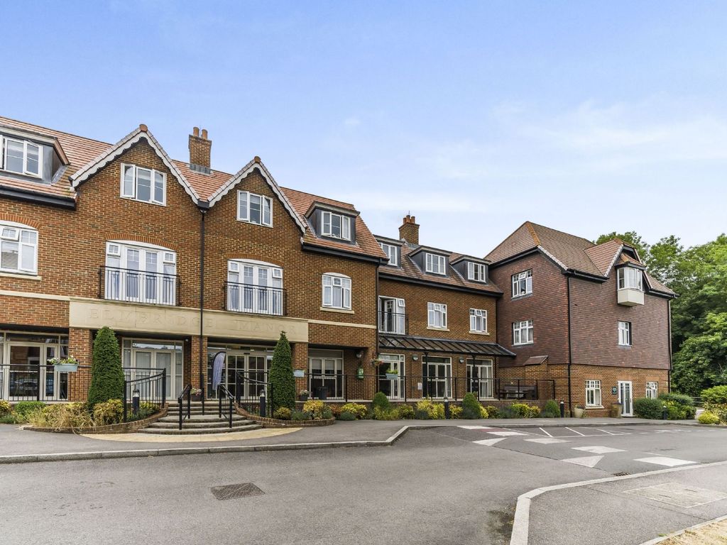 2 bed flat for sale in Elmbridge Manor, Elmbridge Village, Essex Drive, Cranleigh, Surrey GU6, £480,000