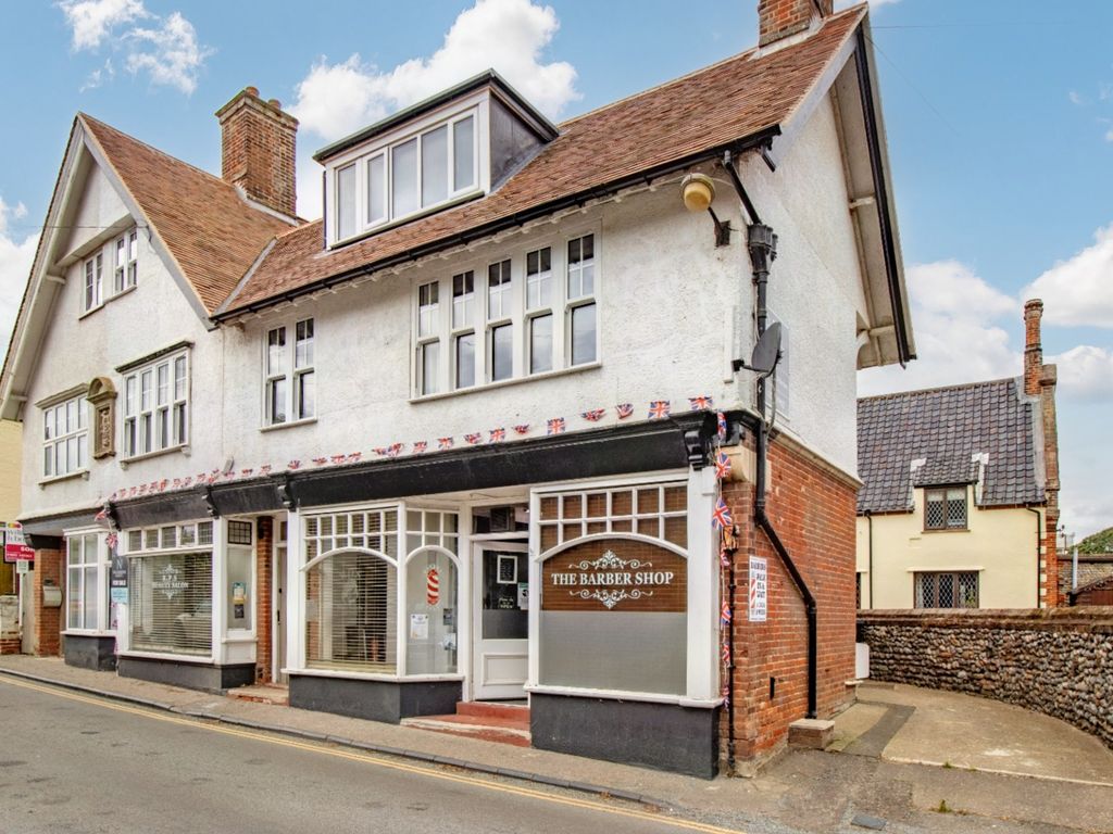 3 bed maisonette for sale in High Street, Mundesley, Norwich NR11, £325,000
