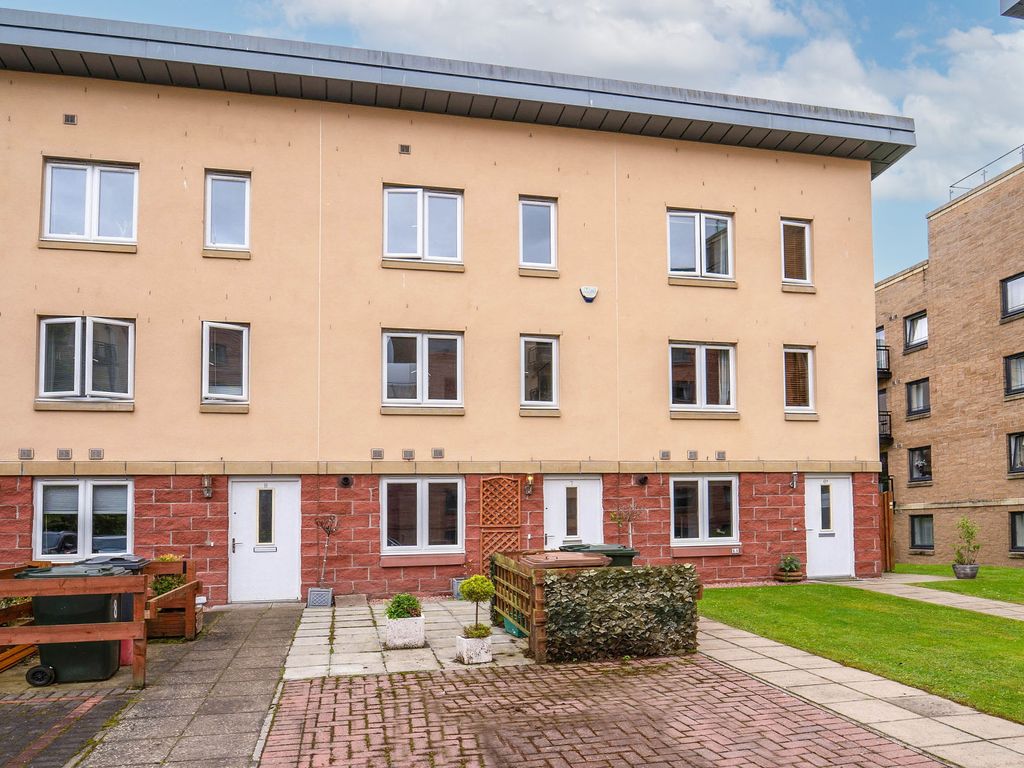 4 bed town house for sale in Slateford Gait, Edinburgh EH11, £350,000