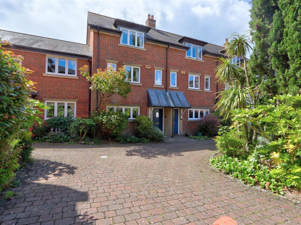 3 bed town house for sale in Newton Lane, Romsey Town Centre, Hampshire SO51, £580,000