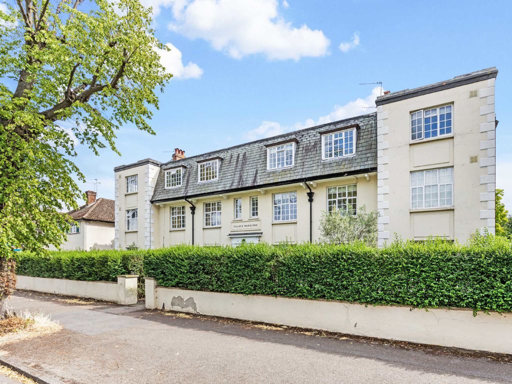 2 bed flat for sale in Palace Road, Kingston Upon Thames KT1, £585,000