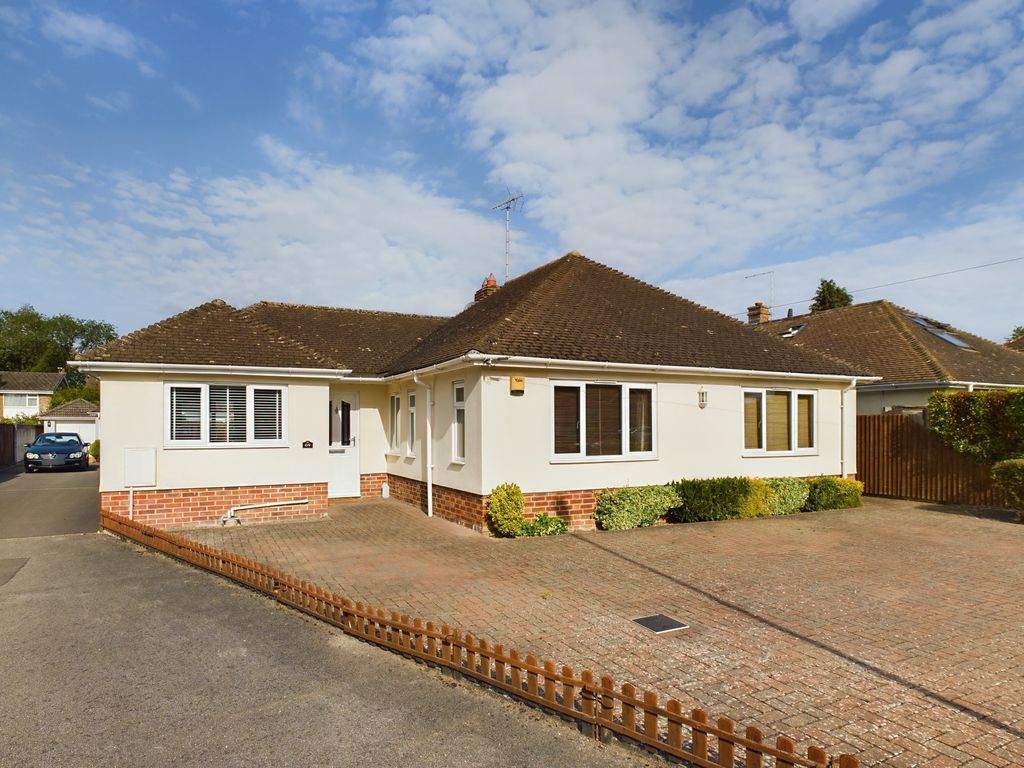 4 bed detached bungalow for sale in Mill End Road, Cherry Hinton, Cambridge CB1, £700,000