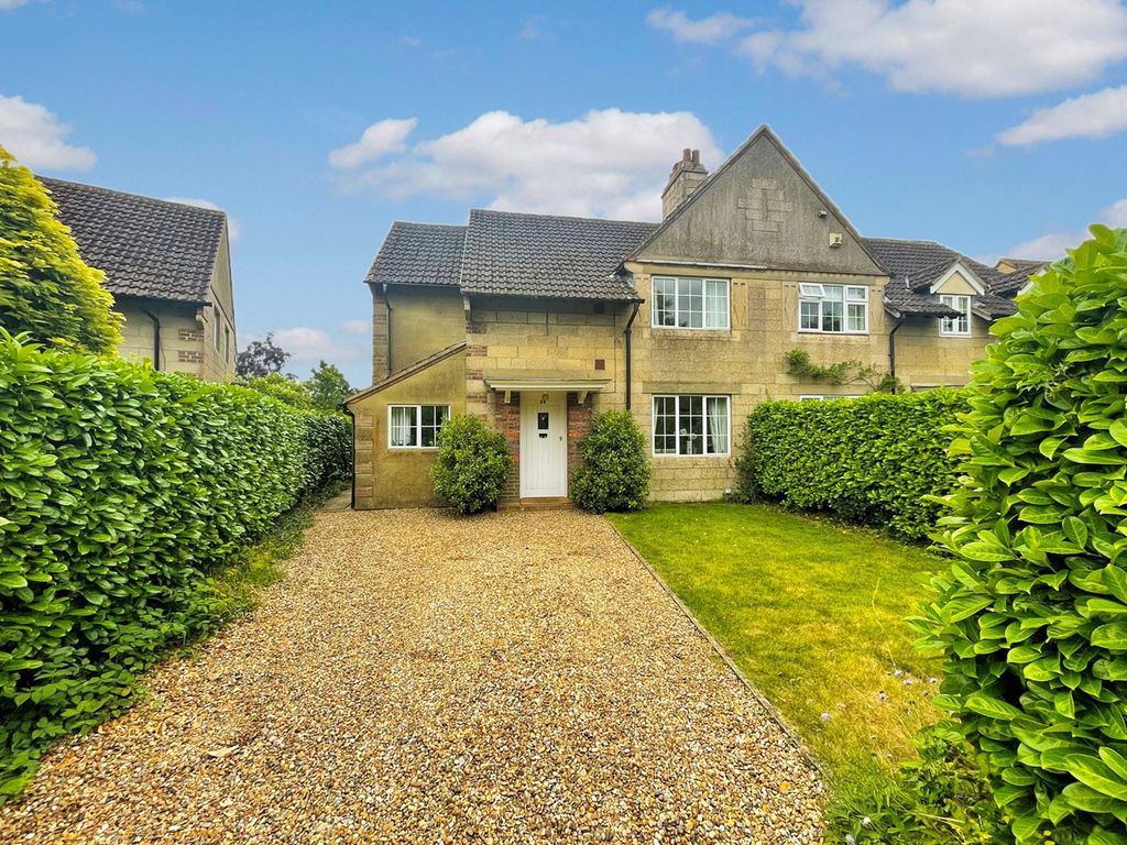 4 bed semi-detached house for sale in Elm Close, Amersham HP6, £995,000