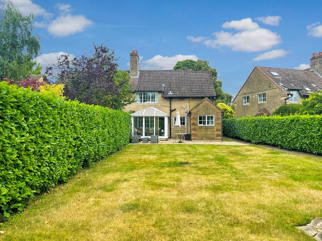 4 bed semi-detached house for sale in Elm Close, Amersham HP6, £995,000