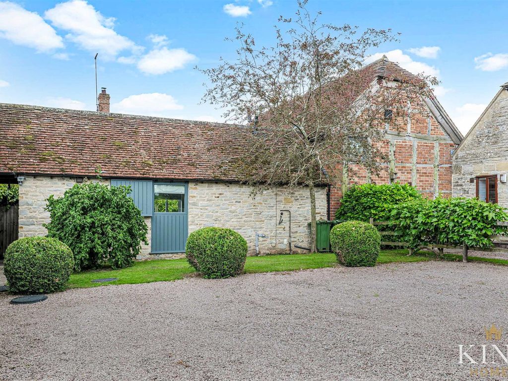 4 bed barn conversion for sale in Dorsington Road, Pebworth, Stratford-Upon-Avon CV37, £650,000