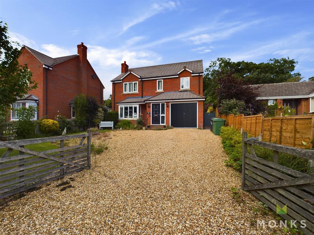4 bed detached house for sale in Lower Road, Harmer Hill, Shrewsbury SY4, £525,000
