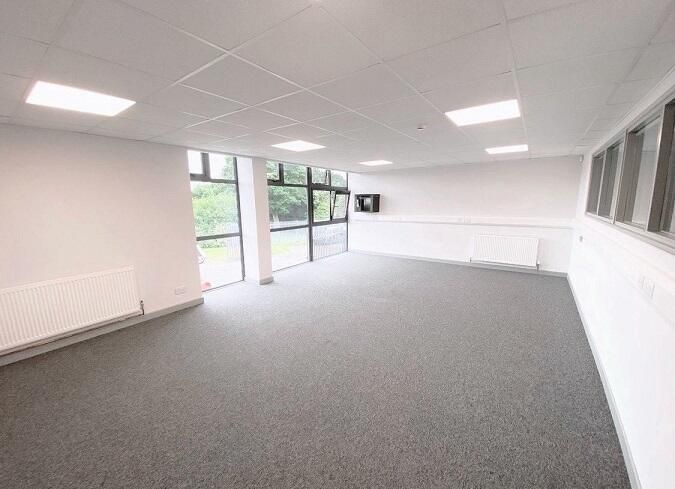 Serviced office to let in Whittle Place, Dundee DD2, £8,412 pa