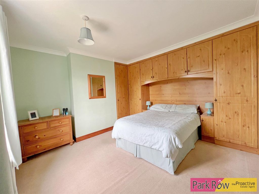 4 bed detached house for sale in Carleton Road, Carleton, Pontefract WF8, £600,000
