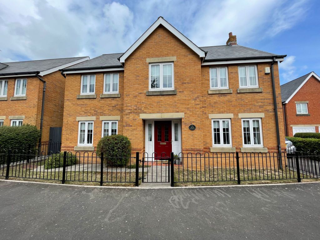 4 bed detached house for sale in Tair Gwaun, Penarth CF64, £730,000