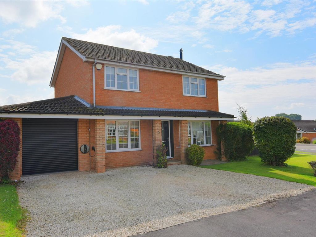 4 bed detached house for sale in Weavers Close, Copmanthorpe, York YO23, £550,000