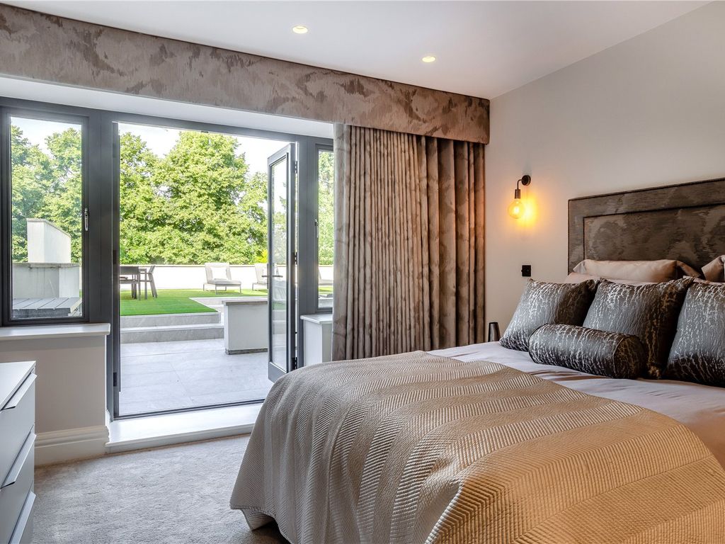 3 bed flat for sale in Congleton Road, Alderley Edge SK9, £1,275,000