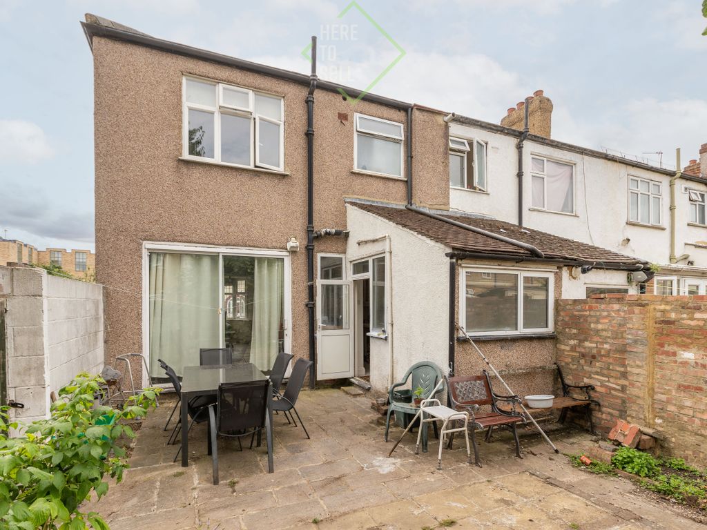 3 bed end terrace house for sale in Northumberland Gardens, Edmonton N9, £450,000