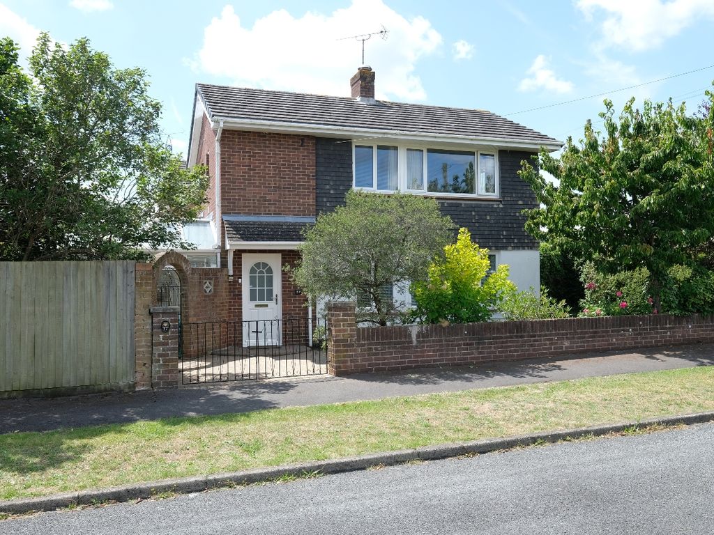 3 bed detached house for sale in Beverley Road, Dibden Purlieu SO45, £440,000
