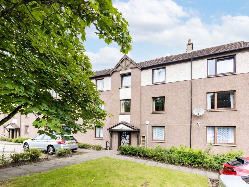 3 bed flat to rent in 168 Morrison Drive, Aberdeen AB10, £850 pcm
