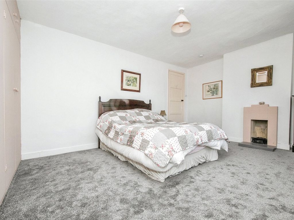 3 bed cottage for sale in Hall Lane, Lower Somersham, Ipswich, Suffolk IP8, £335,000