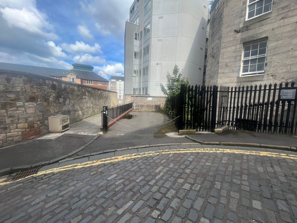 Parking/garage to let in 45 West Silvermills Lane, Edinburgh, City Of Edinburgh EH3, £8,000 pa